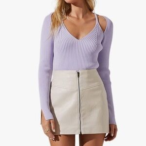 ASTR the Label Estefania purple cutout sweater medium top